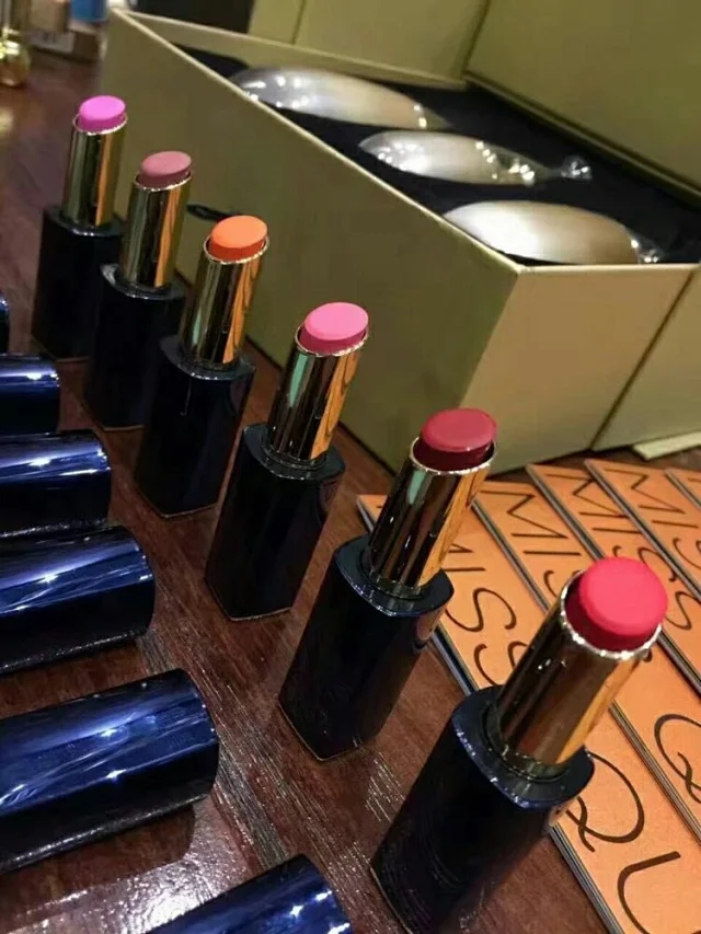 仙草夫人铁皮石斛口红